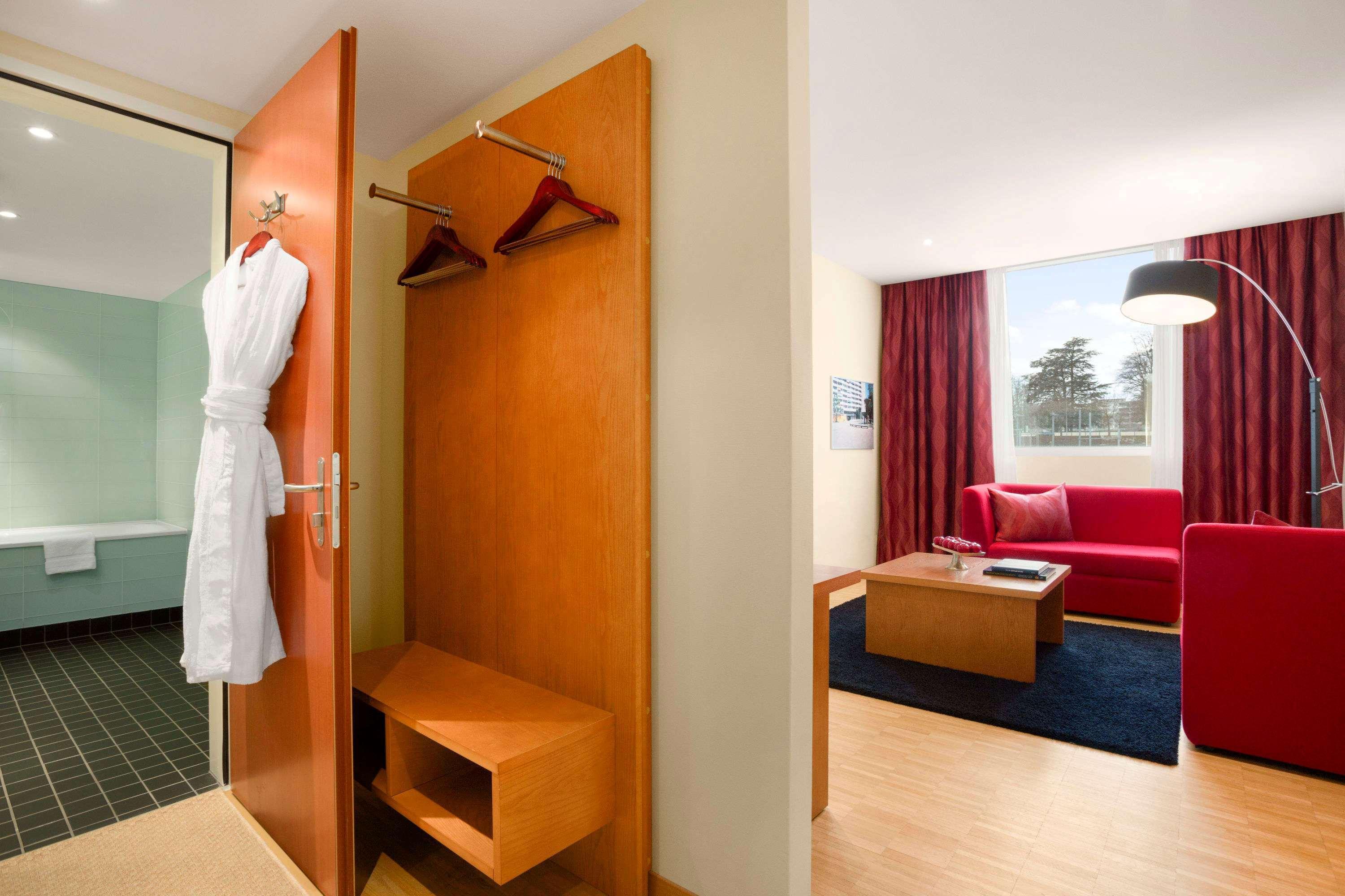 Ramada Encore By Wyndham Geneva Carouge Eksteriør billede