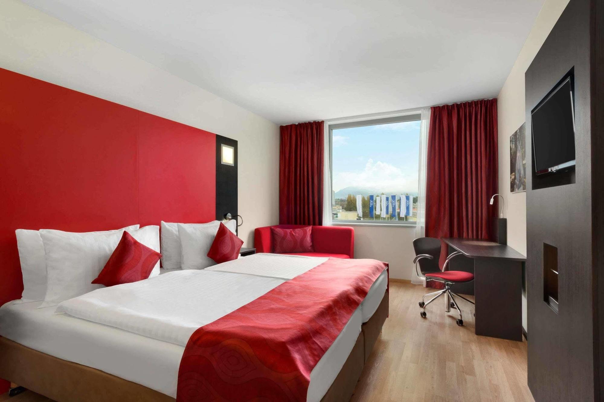 Ramada Encore By Wyndham Geneva Carouge Eksteriør billede